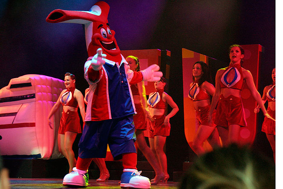 2007 05-13 Theater Show with Carnival Mascot