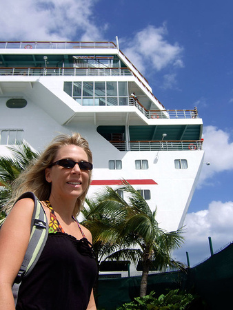 2010 10 Disembarking in Nassau